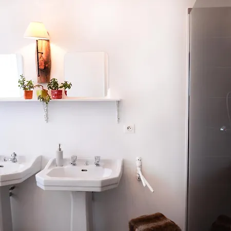 Le 14 St Michel Bed & Breakfast