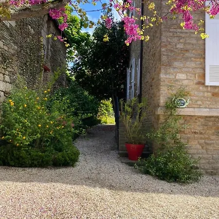 Le 14 St Michel Bed & Breakfast 2*