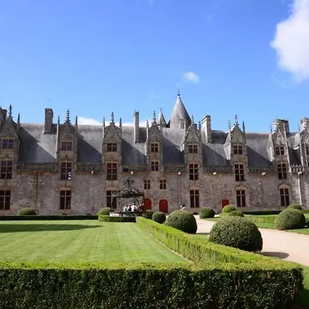 Le 14 St Michel 2* Josselin